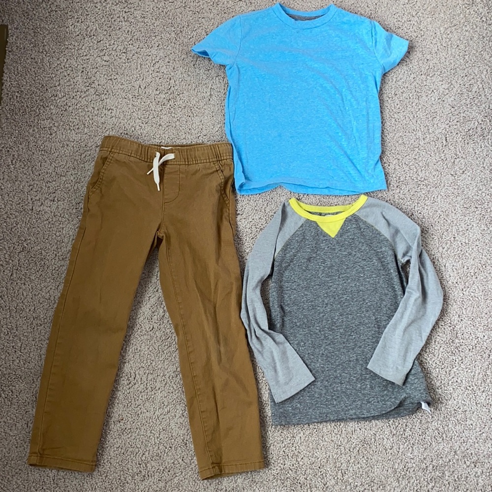 Set of old navy shirts and pant size 5T/5